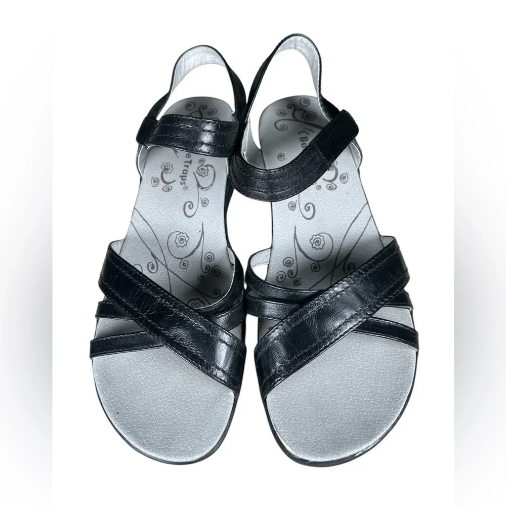 Baretraps Jazzily  black leather sandals women’s 9.5